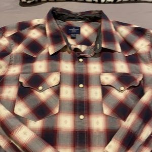 Men’s pearl snap long sleeve shirt